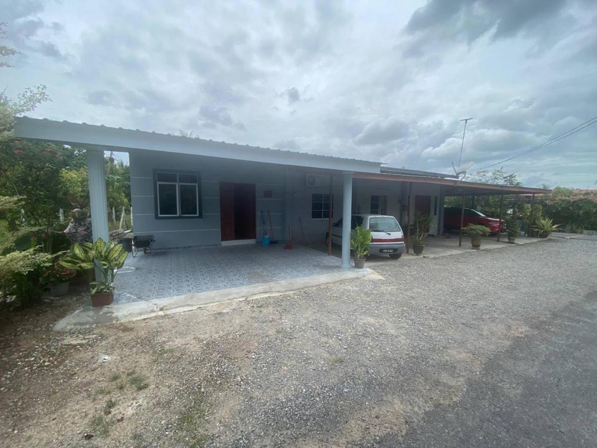 Makndak Roomstay Арау Экстерьер фото